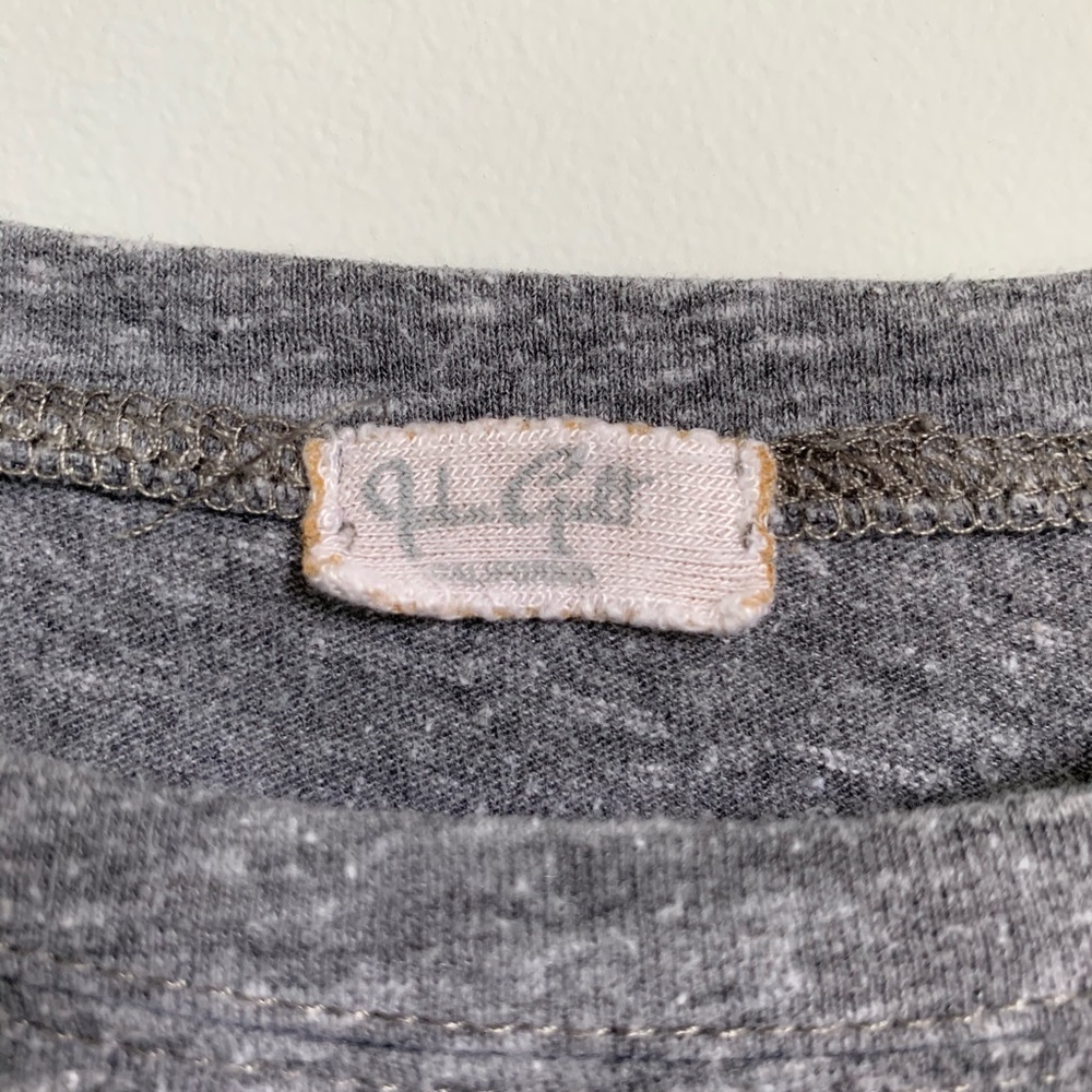 Brandy Melville California Shirt - Picture 3 of 3